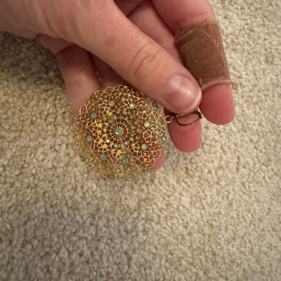 Adorable statement earrings - Picture 2 of 2